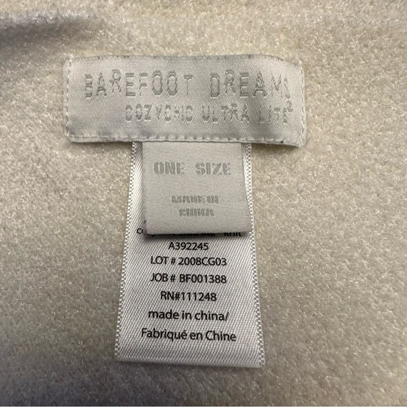 Barefoot Dreams CozyChic Ultra Lite Ocean Breeze Poncho Ombre Rose Mist One Sz - Picture 5 of 10